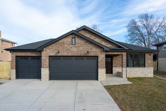 8707 S 82nd Ct, Hickory Hills, IL 60457