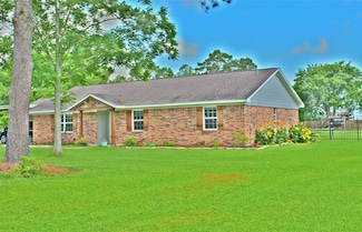 12207 Cherry Point Dr, Dayton, TX 77535