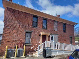 1 Barristers Ct, Meriden, CT 06451