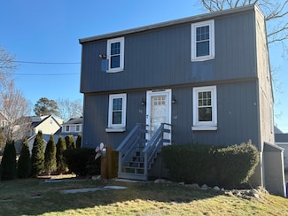 51 Penobscot Ave, Pocasset, MA 2559