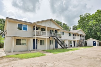 1312 W Adoue St, Alvin, TX 77511