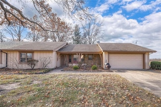 18800 Sunrise Dr, Belton, MO 64012