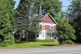 16 Pleasant St, Milo, ME 04463