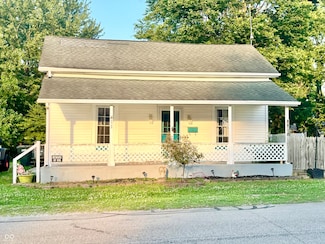 411 Elm St, Hope, IN 47246