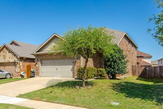 5813 Maui Dr, Fort Worth, TX 76119
