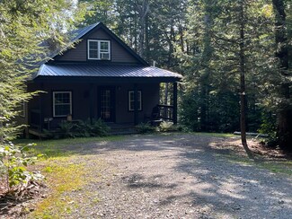 168 Beaver Bog Ln, Abbot, ME 04406