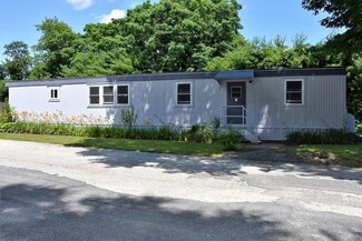 8 Holly Ln, Webster, MA 01570