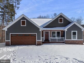 200 Wagon Trail, Berkeley Springs, WV 25411