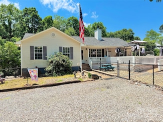533 Tuckers Grove Rd, Statesville, NC 28625