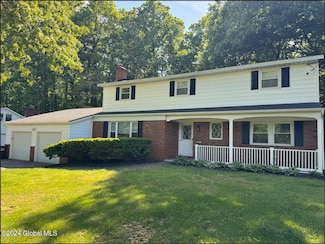 20 Garrison Ln, Ballston Lake, NY 12019