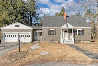 5 Ash St, Farmingdale, ME 04344
