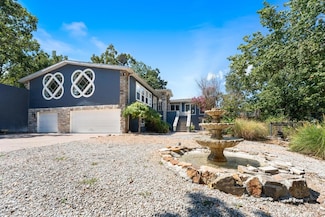 139 Greenvalley Ln, Branson West, MO 65737