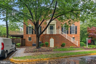 9900 Foxborough Cir, Rockville, MD 20850