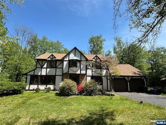 77 S Powder Mill Rd, Morris Plains, NJ 07950