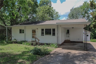 906 S Elm St, Siloam Springs, AR 72761