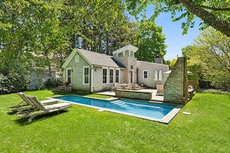 15 Halsey Ave, Southampton, NY 11968