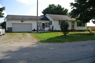 831 6th Rd, Bourbon, IN 46504