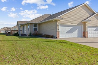 3025 Samuel Ct SW Unit B, Cedar Rapids, IA 52404