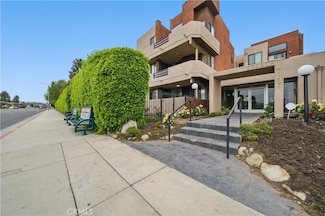 7826 Topanga Canyon Blvd Unit 218, Canoga Park, CA 91304