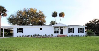 251 Navajo Dr, Oak Hill, FL 32759