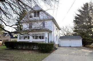 418 Ford St, Geneva, IL 60134