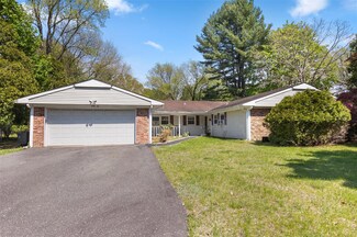 46 Hargrove Dr, Stony Brook, NY 11790