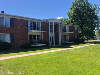 430 Fox Hills Dr N Unit 5, Bloomfield Hills, MI 48304