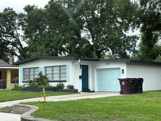 2100 Pine Bluff Ave, Orlando, FL 32806