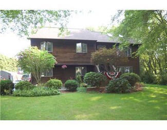 451 Church Ave, Warwick, RI 02889