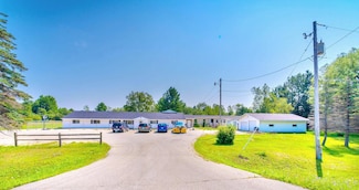 9284 Michigan 35, Gladstone, MI 49837