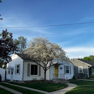 1061 Evelyn St NE, Grand Rapids, MI 49505