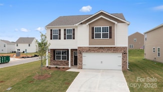 140 Callie River Ct, Clyde, NC 28721