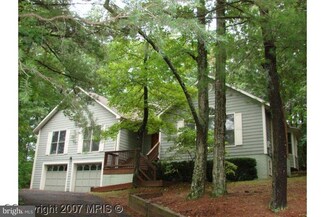 514 Lakeview Dr, Cross Junction, VA 22625
