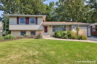 278 Union St, Crystal Lake, IL 60014