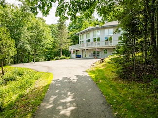 1025 Douglas Dr, Northport, ME 04849