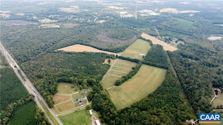 17611 Rogers Clark Blvd, Milford, VA 22514