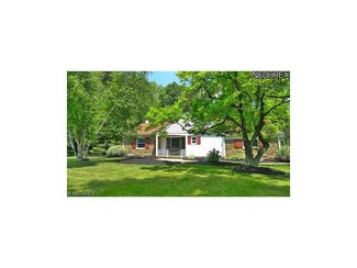 4689 Lander Rd, Chagrin Falls, OH 44022