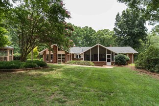 510 Tool Rd, Boiling Springs, SC 29316