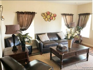 831 Thompson Place, San Antonio, TX 78226