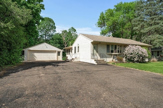 2577 Mayer Ln E, Saint Paul, MN 55119