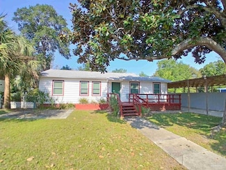 111 SE Syrcle Dr, Pensacola, FL 32507