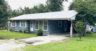 208 N Ash St, Keytesville, MO 65261