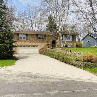 107 Rechek Cir, Fox Lake, WI 53933