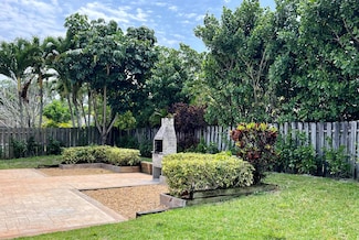 21739 Little Bear Ln, Boca Raton, FL 33428