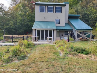 837 Black River Rd, Petersburgh, NY 12138