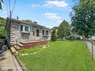 73 Westbrook Ave, Staten Island, NY 10303
