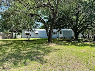 105 Mesa Dr, Mabank, TX 75156