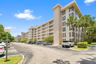 2851 S Palm Aire Dr Unit 205, Pompano Beach, FL 33069
