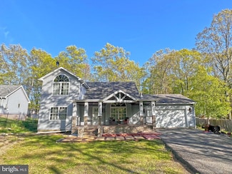 158 Davis Cir, Bushkill, PA 18324