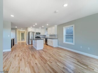 776 S 16th St, Newark, NJ 07103